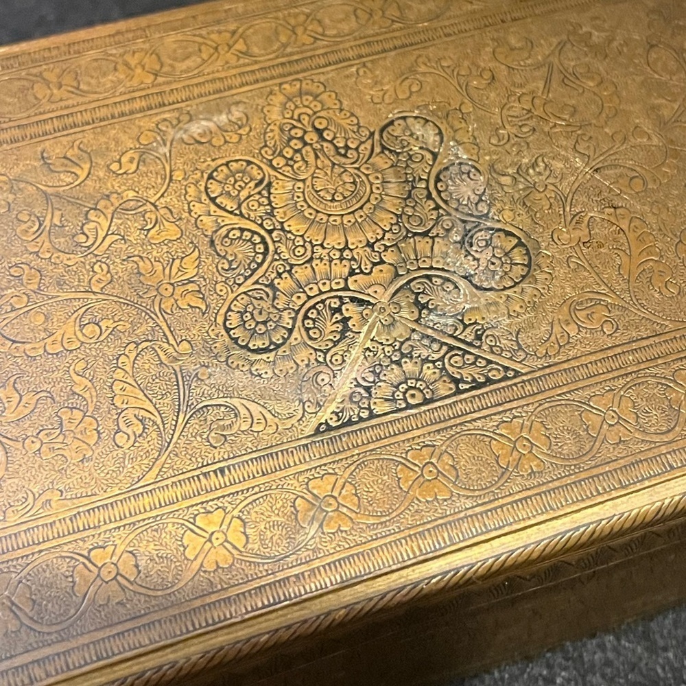 Vintage Metal Box / Money Box - Picture 12 of 16